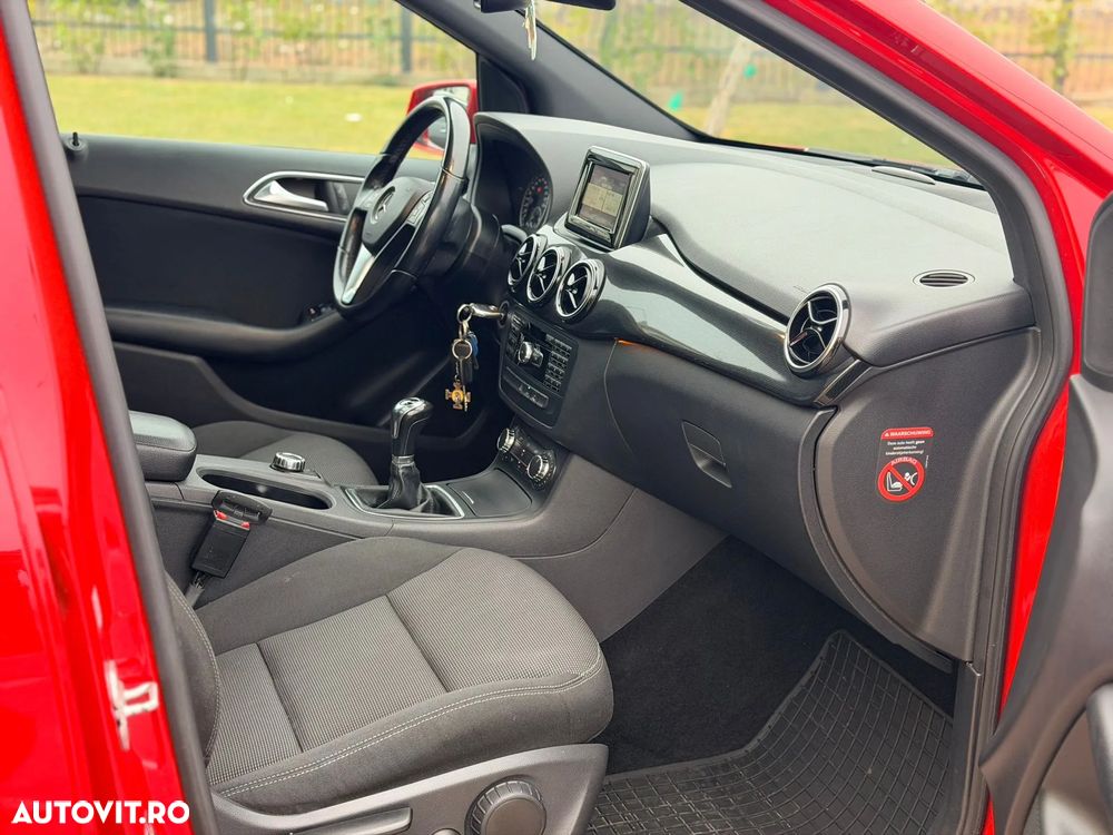 Mercedes-Benz B 180 - 8