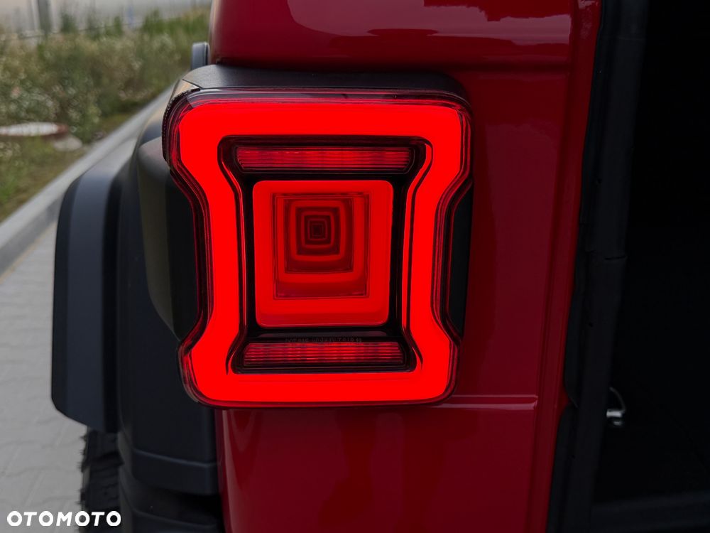 Jeep Wrangler - 34