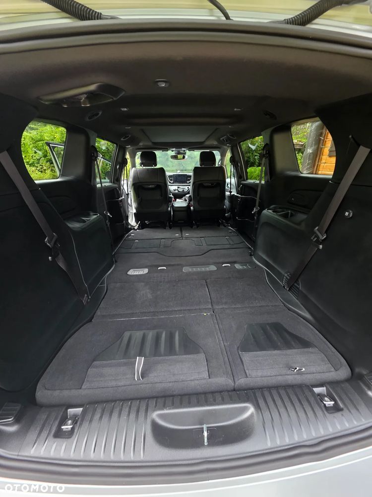 Chrysler Pacifica - 34