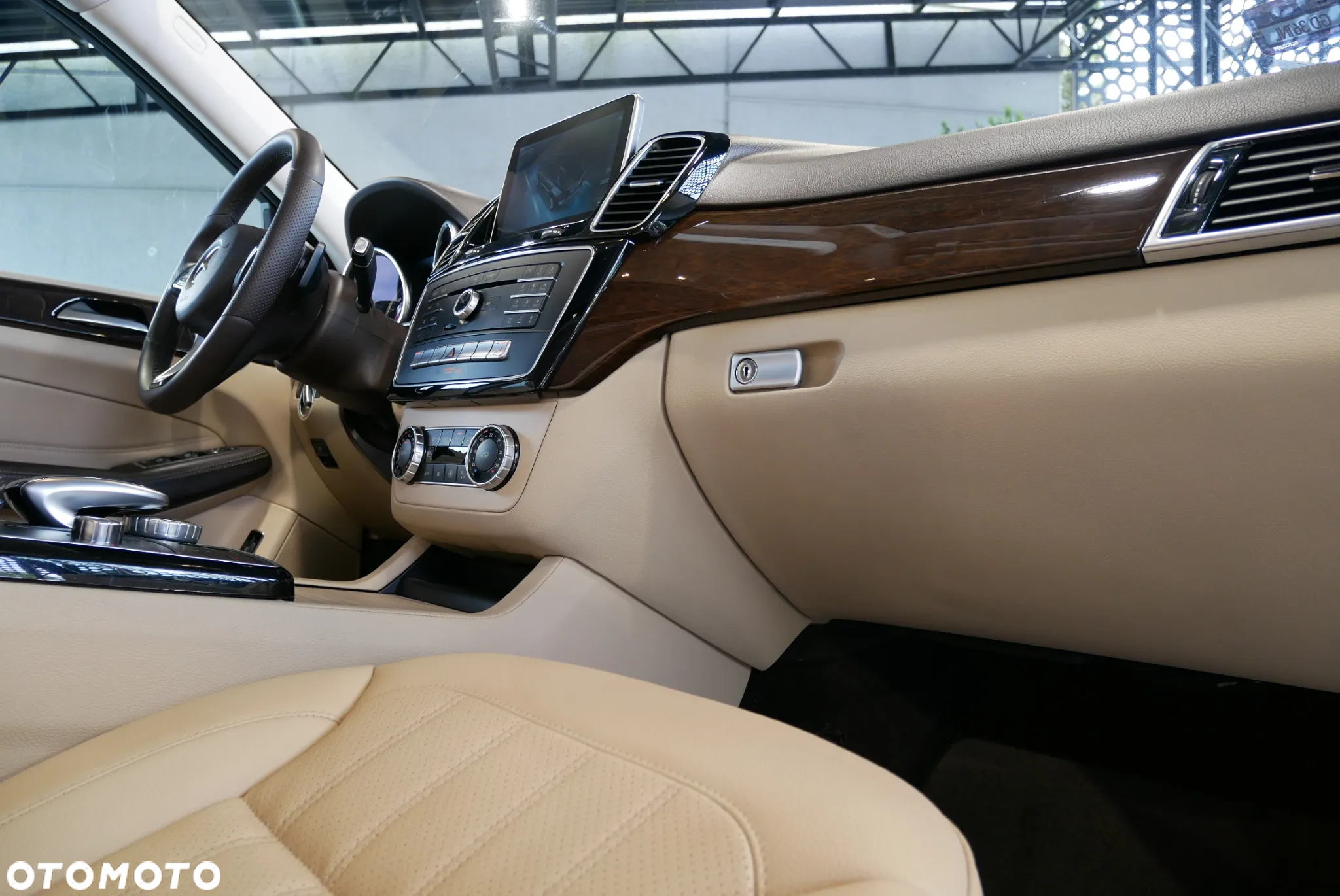 Mercedes-Benz GLE - 28
