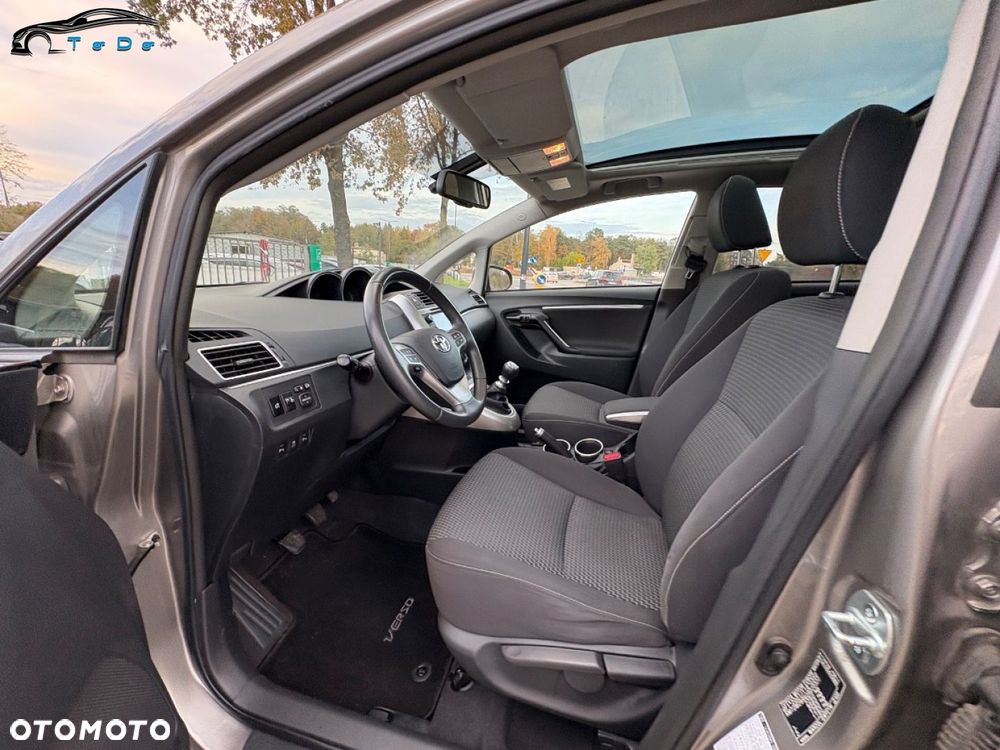 Toyota Verso 1.6 D-4D Prestige - 16