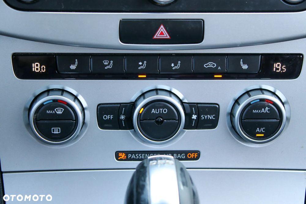 Volkswagen Passat 2.0 TDI Highline DSG - 26