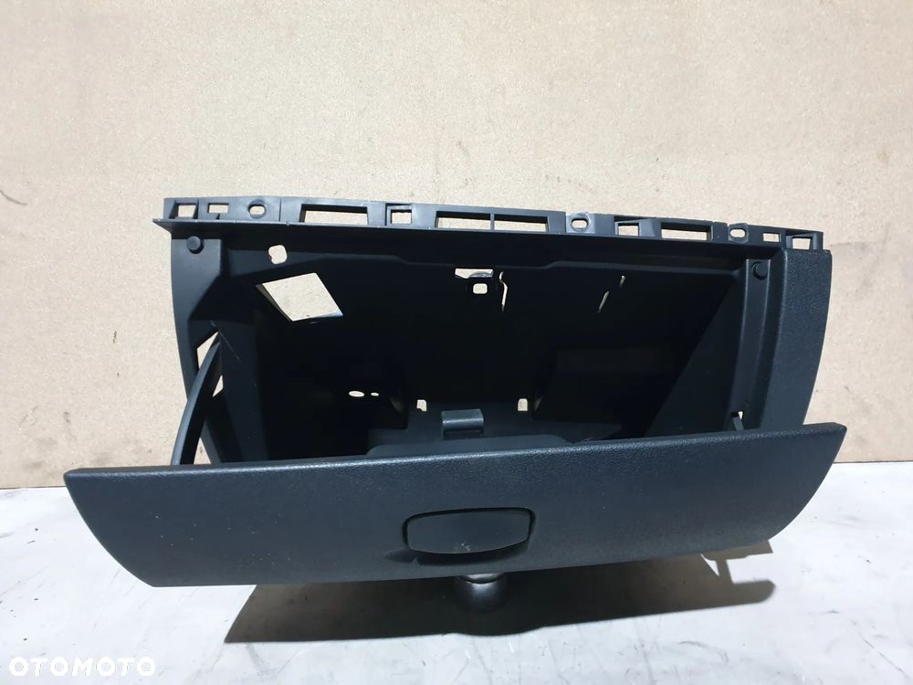 Renault Clio III Schowek Pasażera 8200475692 - 2