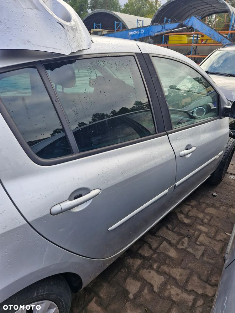 drzwi / prawe / lewe / przód / tył : Renault Clio III (MV632)