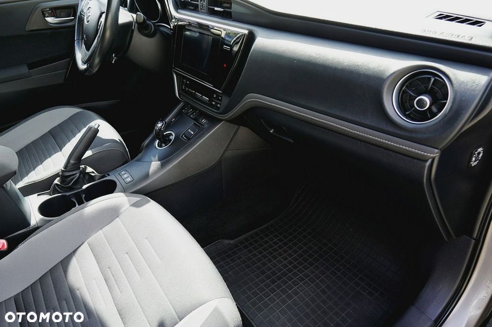 Toyota Auris Hybrid 135 Comfort - 18