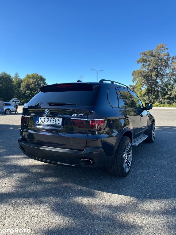 BMW X5 4.8i - 2