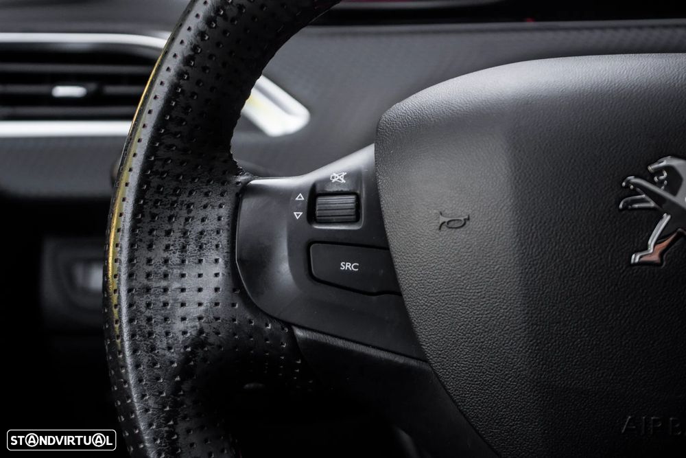 Peugeot 2008 1.2 PureTech GT Line EAT6 - 14