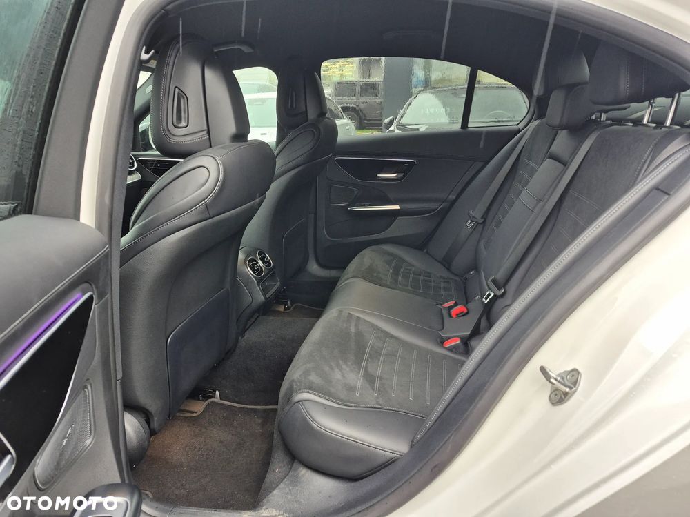 Mercedes-Benz Klasa C 180 mHEV - 21