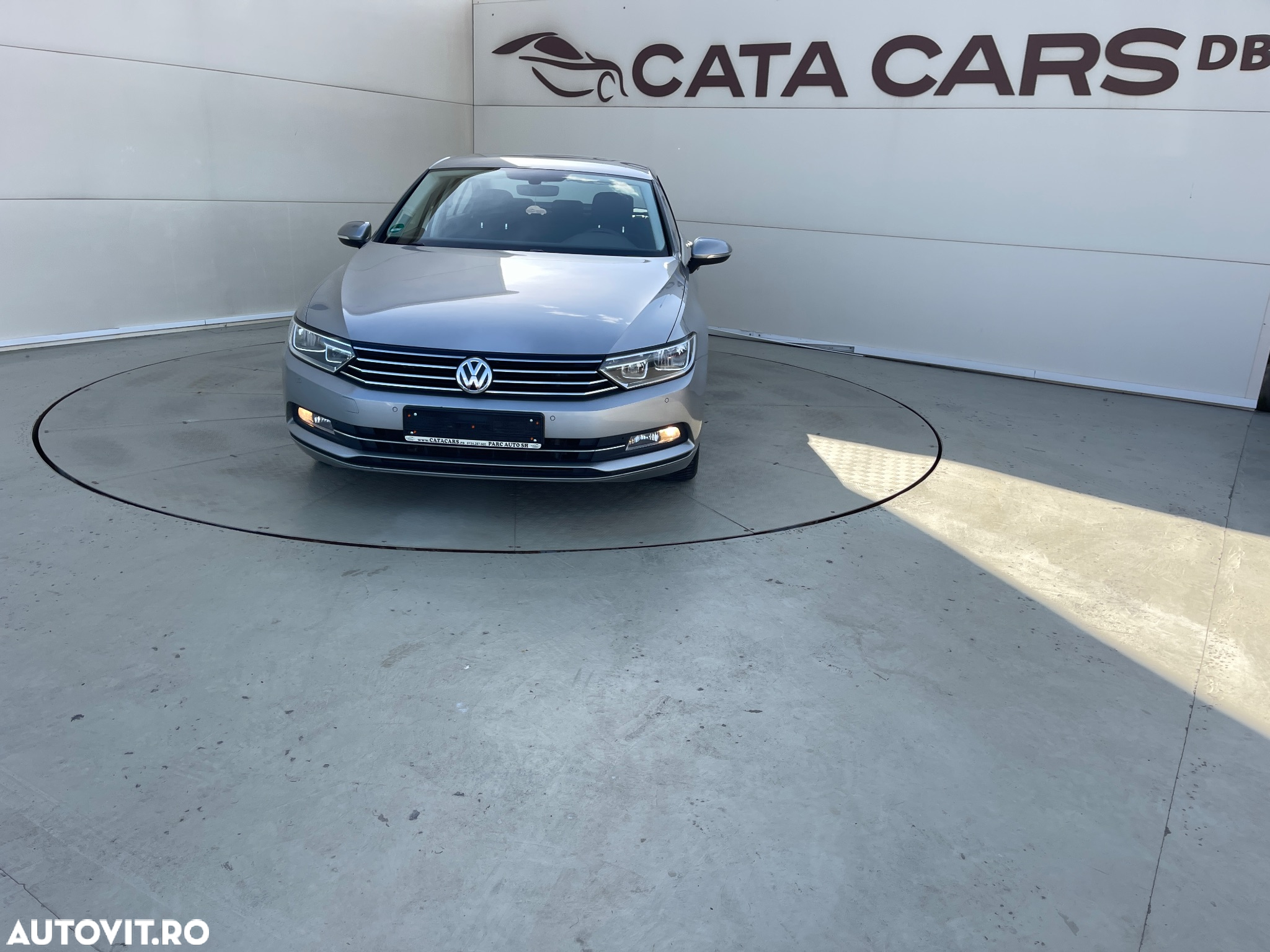 Volkswagen Passat - 2