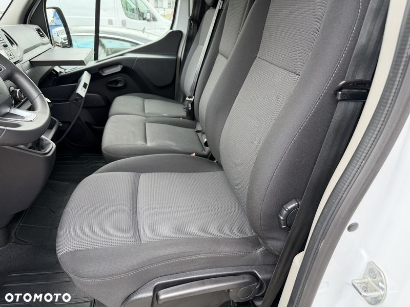 Renault MASTER L3H2 MAXI MOCNY SILNIK 2.3DCI Rozrząd na ŁAŃCUCHU, Pełna zabudowa paki, Zawiasy drzwi tył 180' DMC3.5t Duża ładowność 1302Kg, Homologacja VAT-1, Parktroniki, Minibar, Stolik EasyLife, Lustro WideView, Oświetlenie LED, Tempomat, Halogeny, Pakiet Chrom Design, Szare wnętrze, SERWIS ASO RENAULT!! - 10