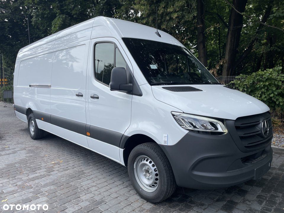 Mercedes-Benz Sprinter - 2