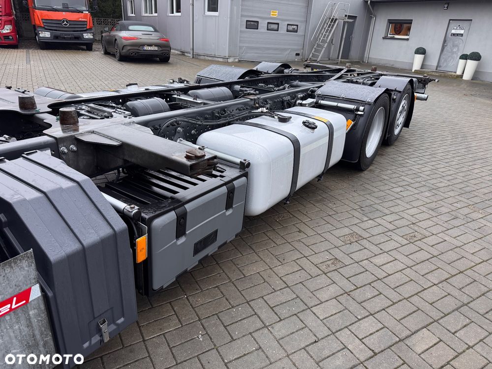 Mercedes-Benz Actros - 20