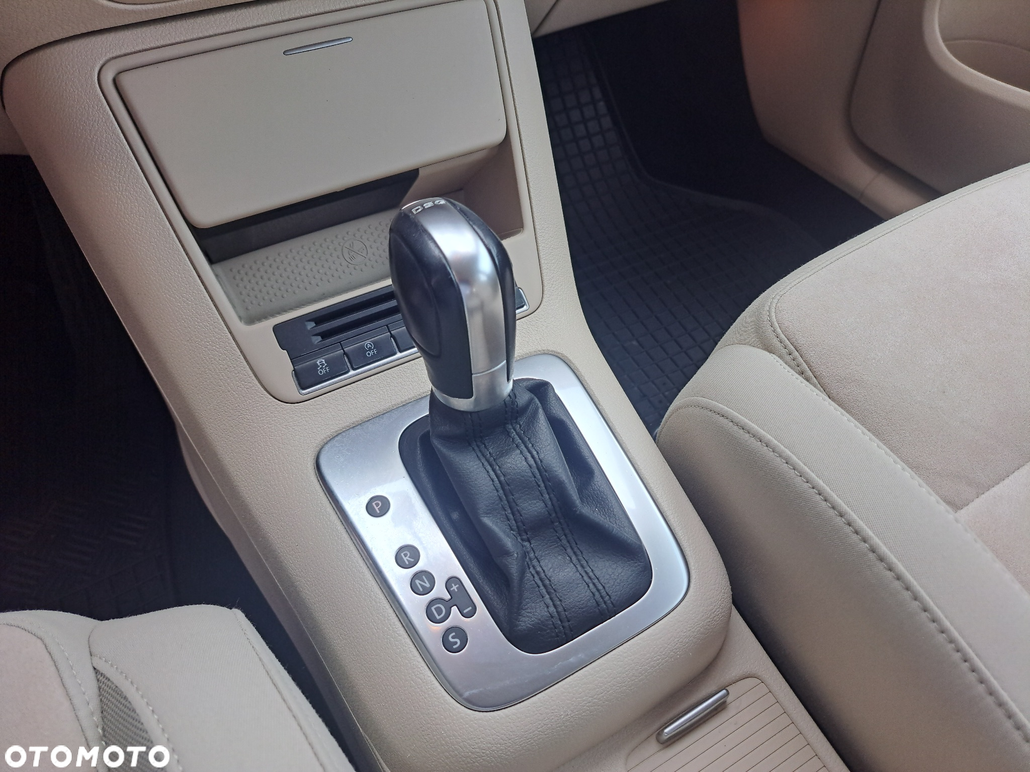 Volkswagen Golf Plus 1.6 TDI Highline DSG - 15
