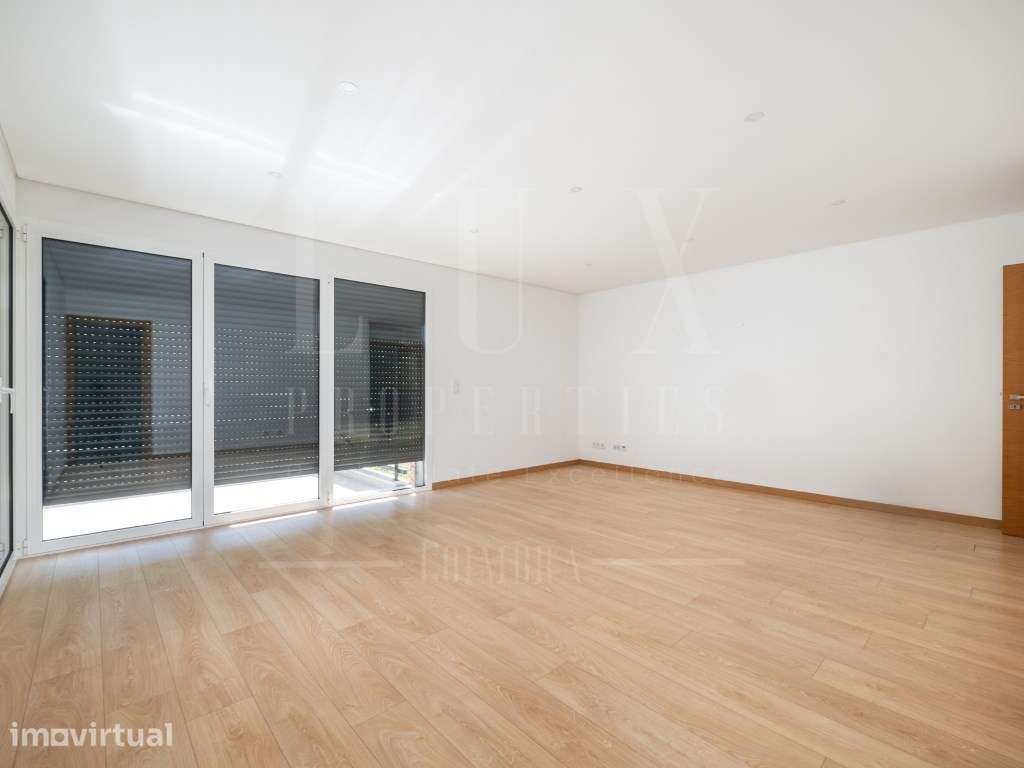Apartamento T2 | Rua Albert Einstein, Coimbra - Grande imagem: 4/20