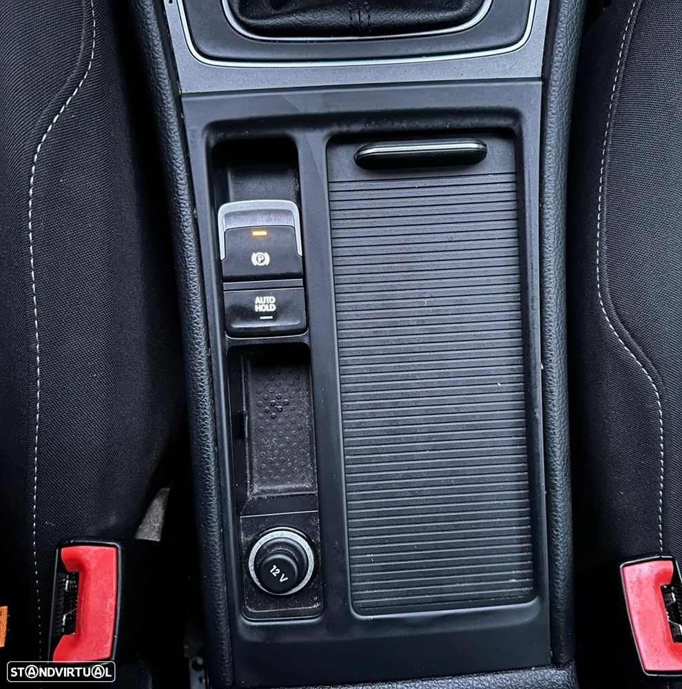 VW Golf 1.6 TDi BlueMotion Trendline - 19