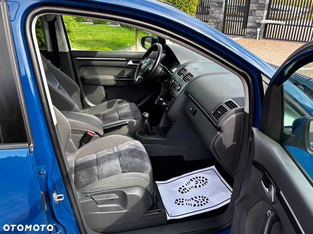 Volkswagen Touran 2.0 TDI DPF BlueMotion Technology Highline - 28
