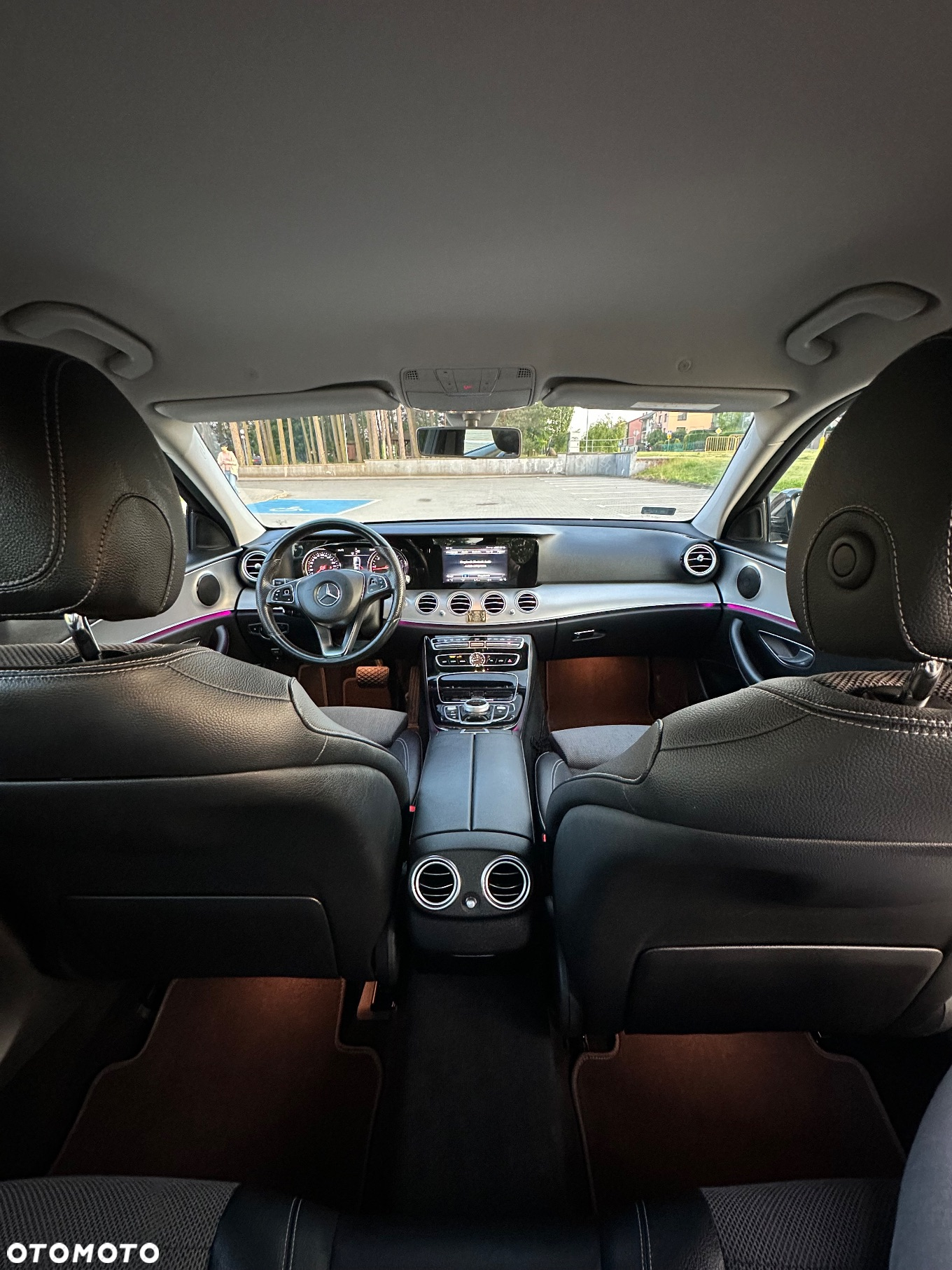 Mercedes-Benz Klasa E 220 d 9G-TRONIC - 22