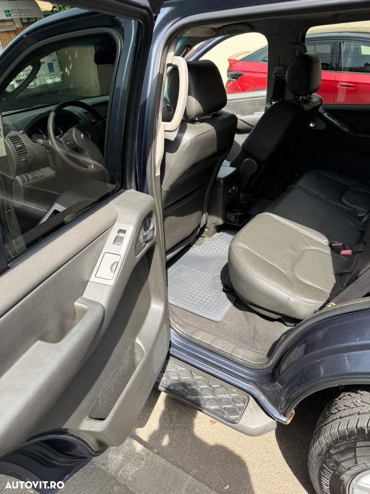 Nissan Pathfinder 2.5 dCi LE Plus - 15