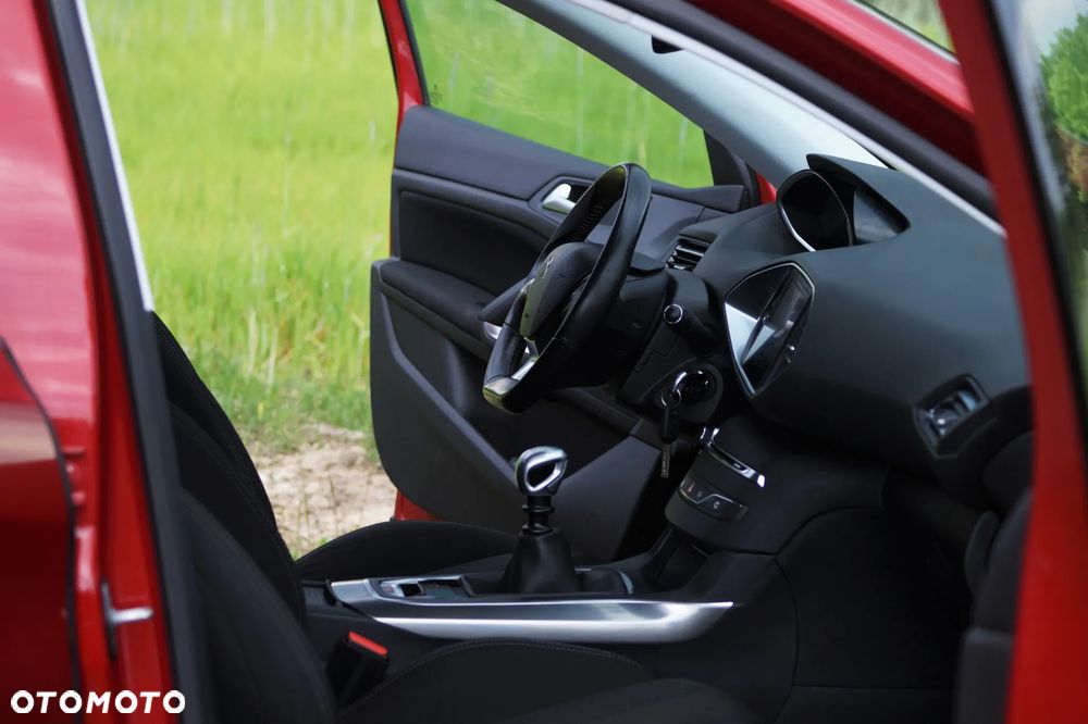 Peugeot 308 - 25