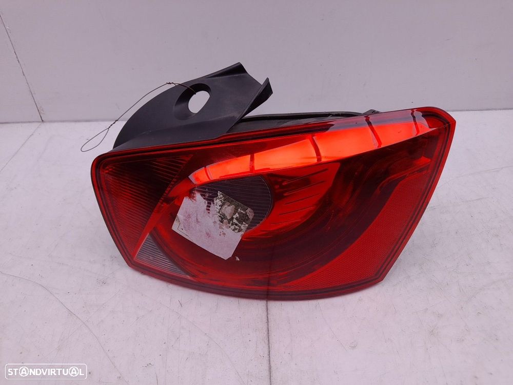 Farolim direito SEAT Ibiza IV (6J5, 6P1) - 2