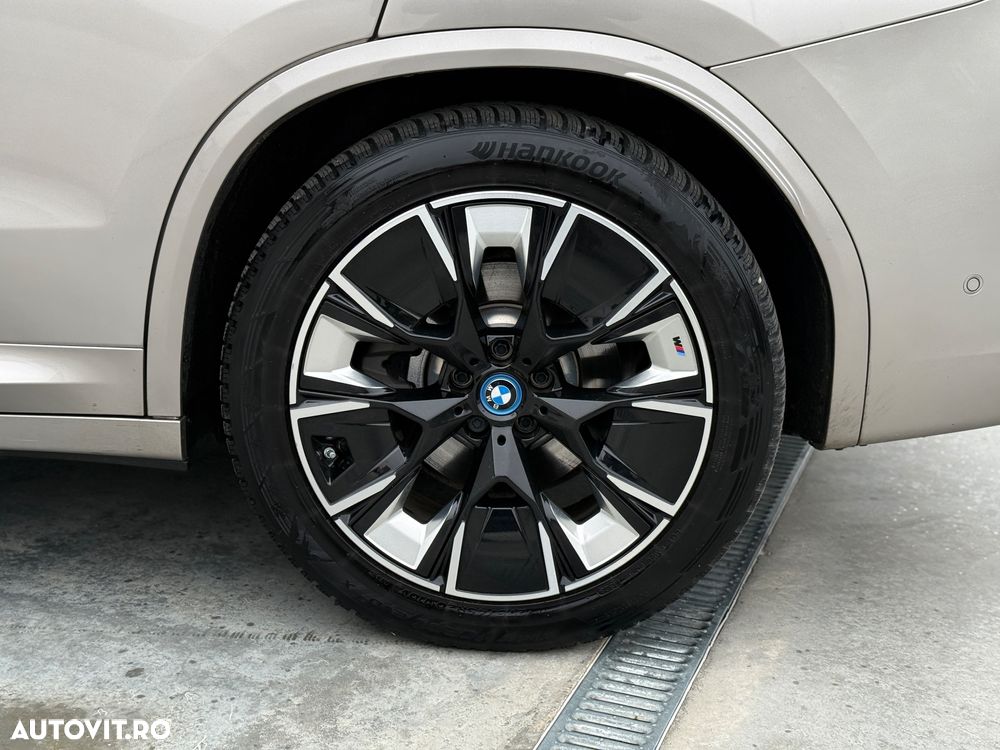 BMW iX3 - 14
