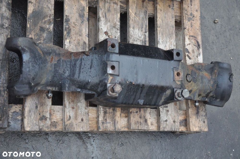 OBUDOWA MOSTU NEW HOLLAND TN75 49136 / 5184914 - 4