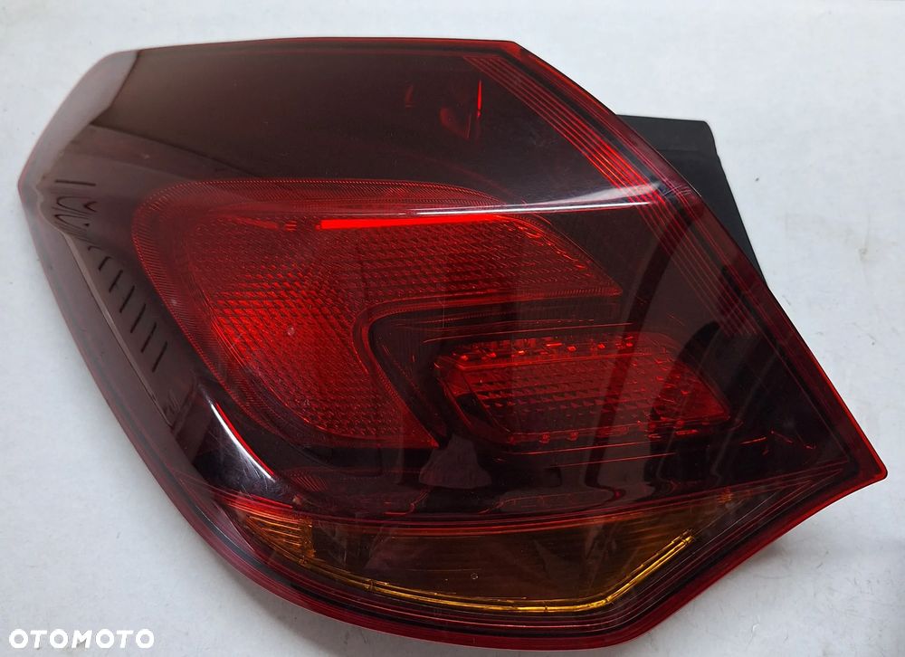 LAMPA TYLNA LEWA -OPEL ASTRA J HATCHBACK/5 DRZWI - 2