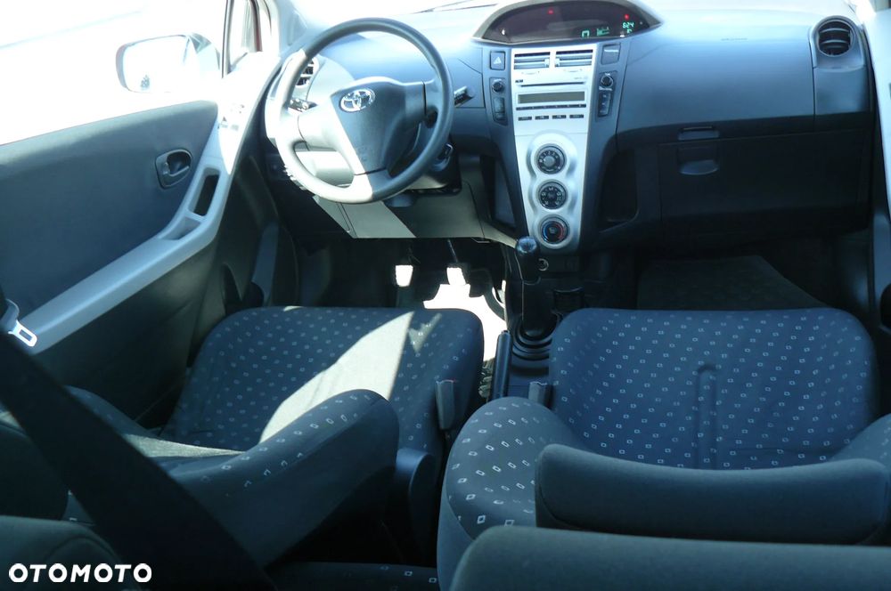 Toyota Yaris - 24
