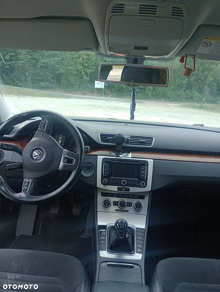 Volkswagen Passat 2.0 TDI Highline - 8