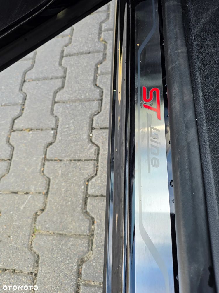 Ford Focus 1.0 EcoBoost mHEV ST-Line X - 17