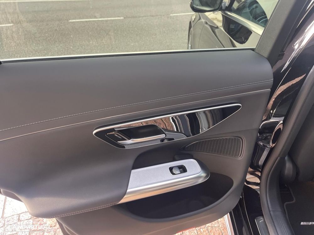 Mercedes-Benz E 300 e AMG Line - 31