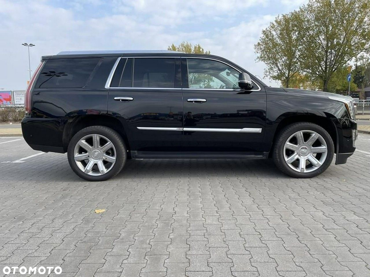 Cadillac Escalade - 12