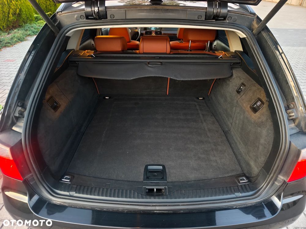 BMW Seria 5 525i Touring - 21