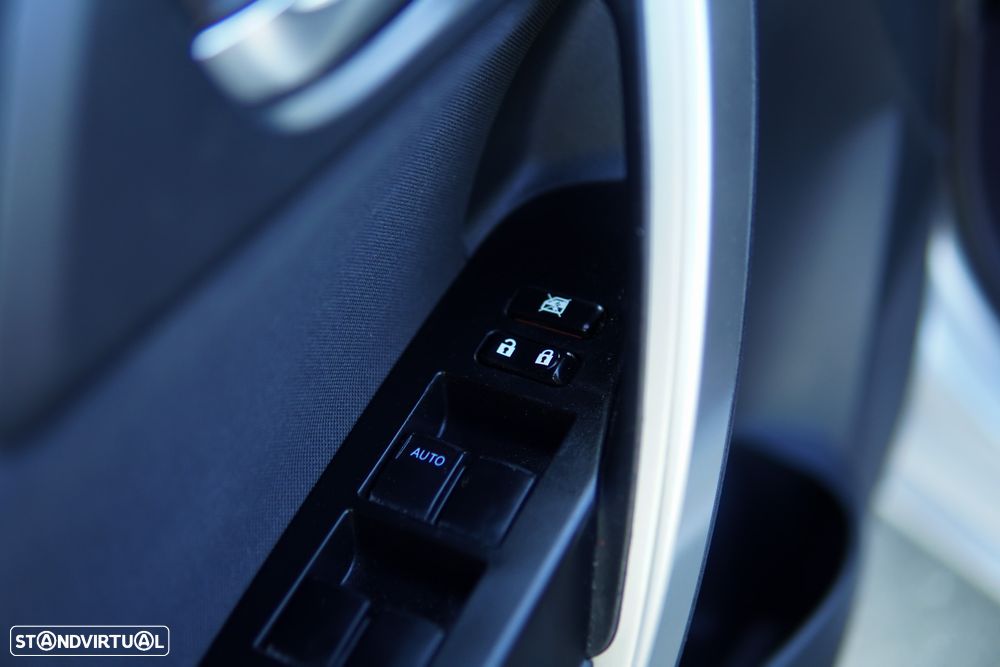 Toyota Auris 1.4 D-4D Exclusive+P.Sport - 39