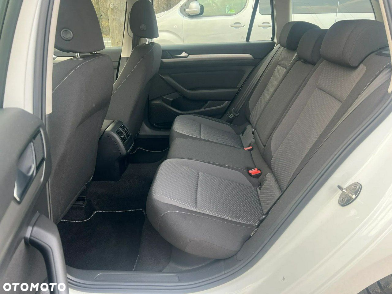 Volkswagen Passat 2.0 TDI EVO Business DSG - 8