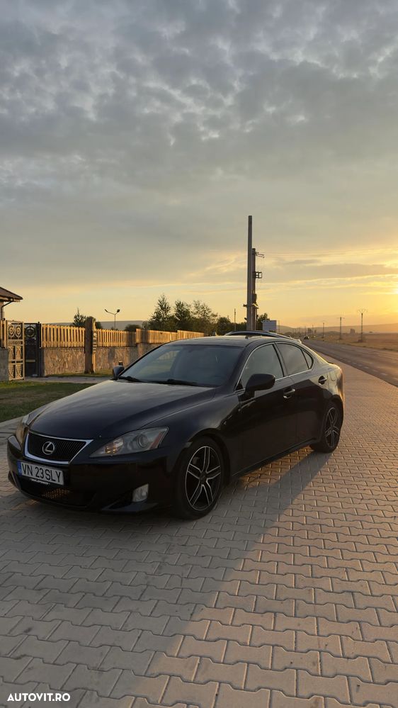 Lexus Seria IS 250 2.5 V6 Aut Luxury - 1