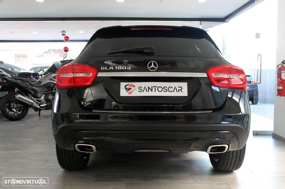 Mercedes-Benz GLA 180 d Urban - 8