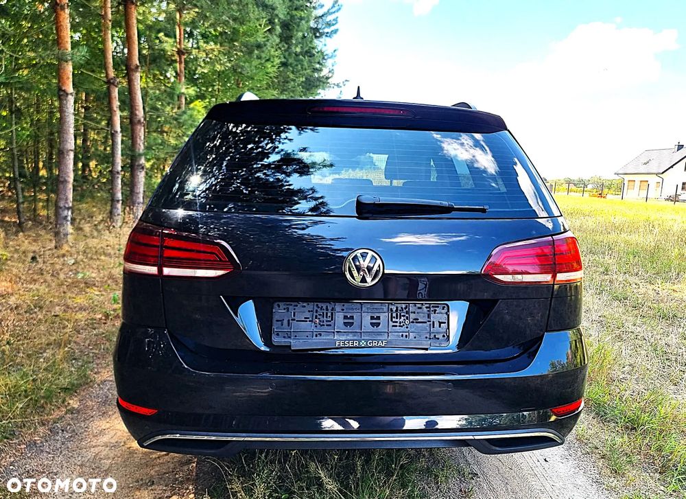 Volkswagen Golf - 10