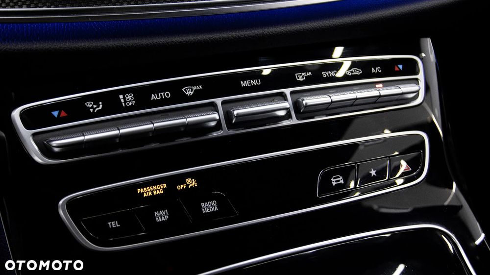 Mercedes-Benz Klasa E 220 d 4-Matic AMG - 32