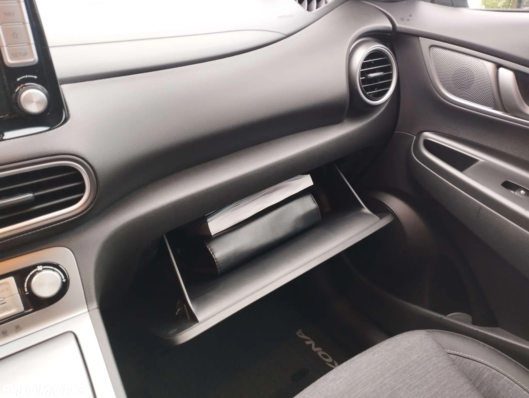 Hyundai Kona Electric 39kWh Premium - 24