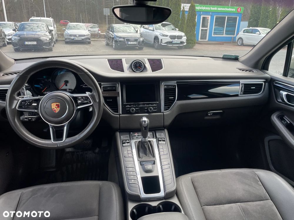 Porsche Macan - 16