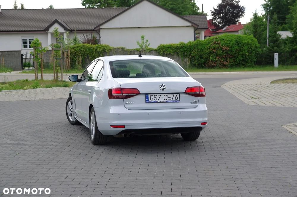 Volkswagen Jetta 2.0 TDI DPF BMT Trendline - 13