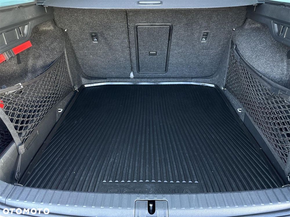 Skoda Octavia 2.0 TSI 4x4 Style DSG - 11