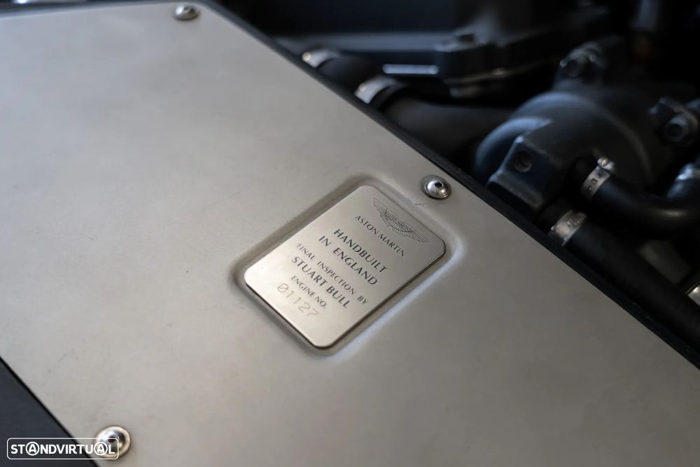 Aston Martin Vanquish - 22