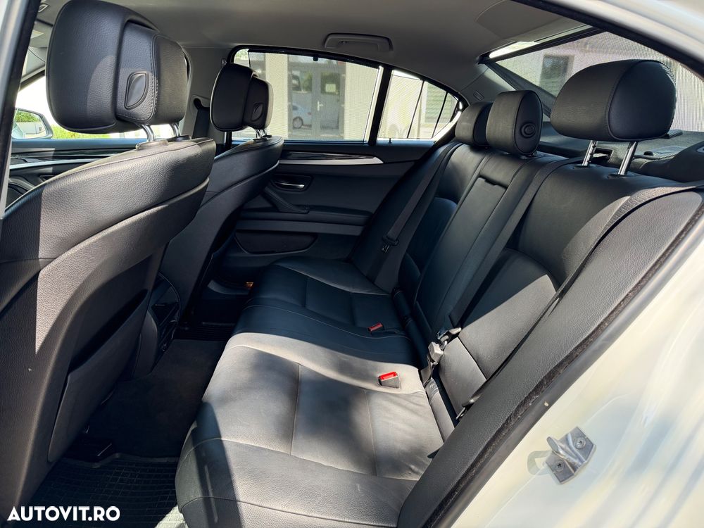 BMW Seria 5 520d Aut. - 10