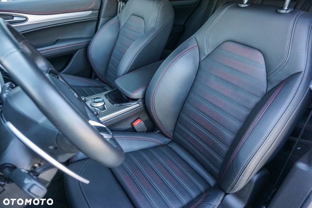 Alfa Romeo Stelvio 2.0 Turbo Tributo Italiano Q4 - 30