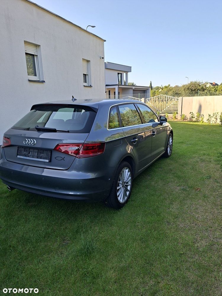 Audi A3 Sportback 1.6 TDI design - 4