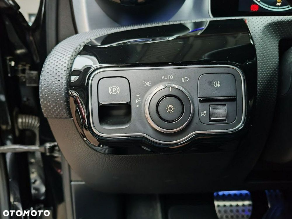 Mercedes-Benz Klasa A 200 AMG Line 7G-DCT - 21