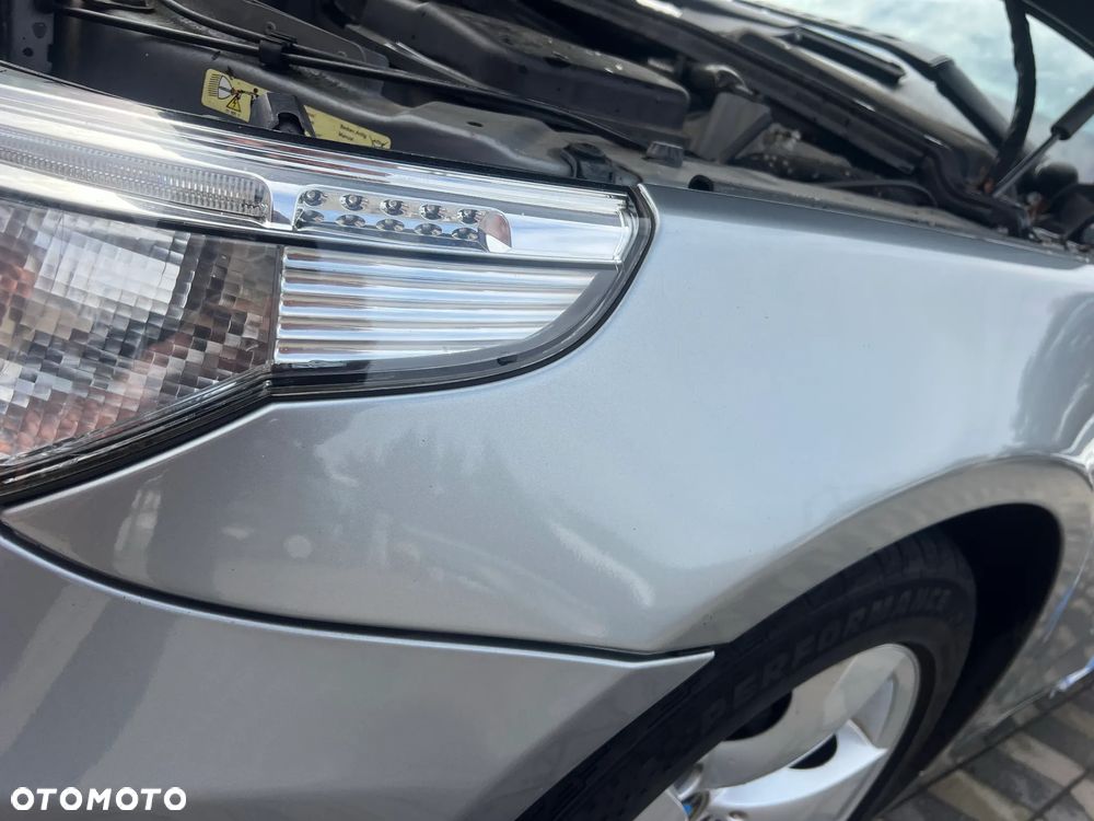 BMW E60 BŁOTNIK LEWY SILBERGRAU - 3