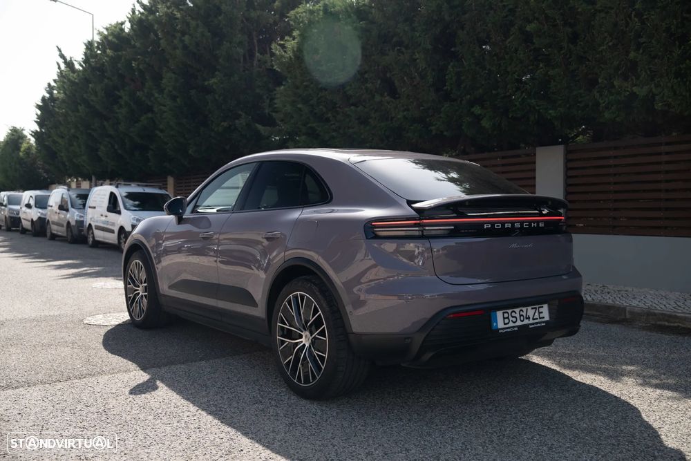 Porsche Macan Electric 4 - 8